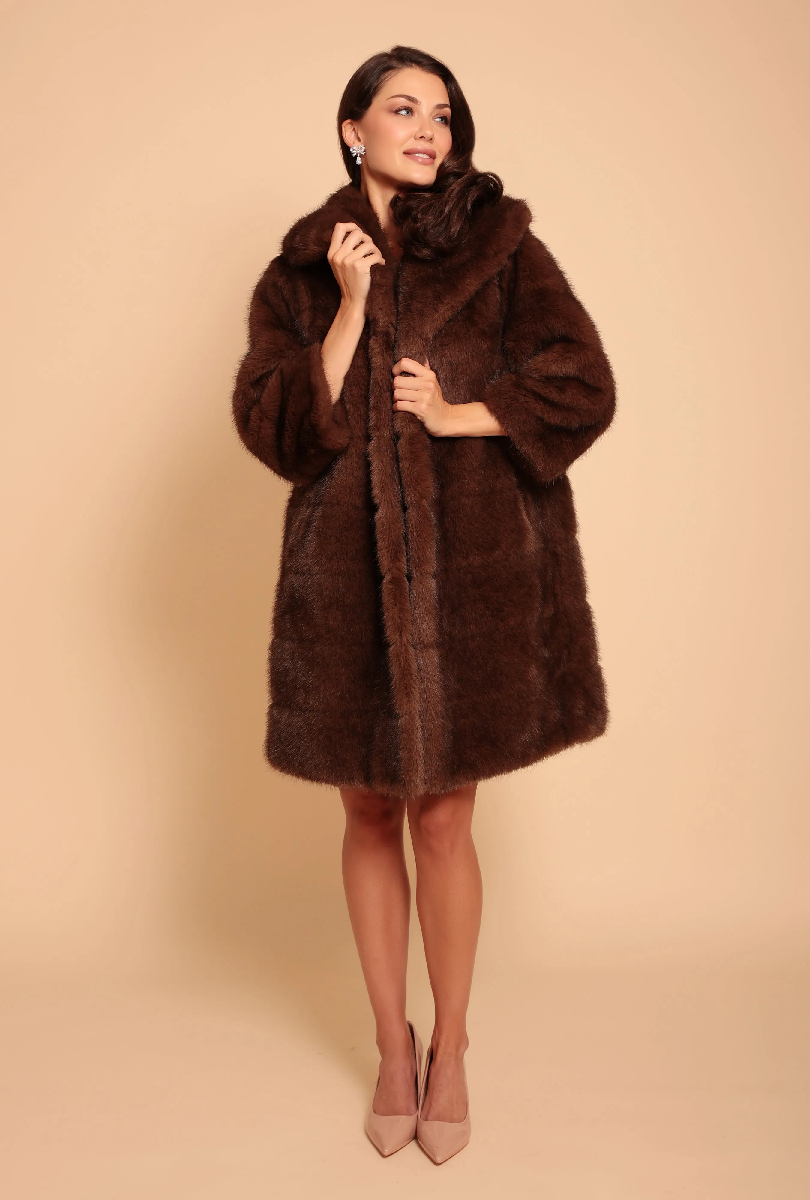 'Hollywood' Faux Fur Coat in Marrone